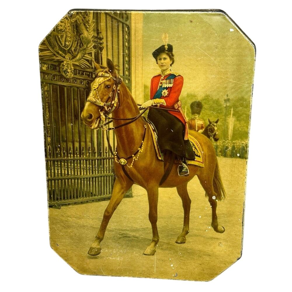 Vintage Royal Queen Elizabeth II tin horse 10” Huntley & Palmers London England